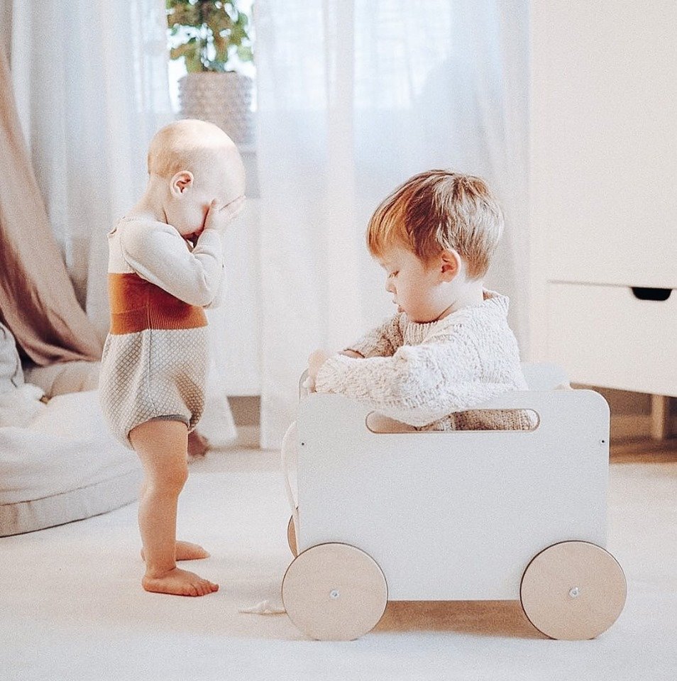 Koše na hračky, úložné boxy /  Drevený vozík na hračky OOH NOO - biely 