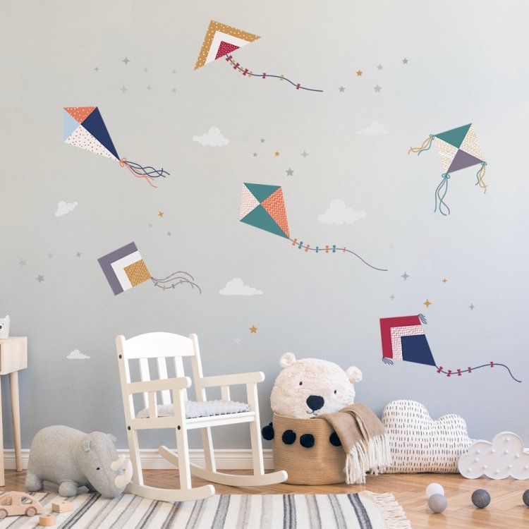 Balóny, šarkany /  Nálepka na stenu Fly - lietajúce šarkany, obláčiky a hviezdičky DK372 