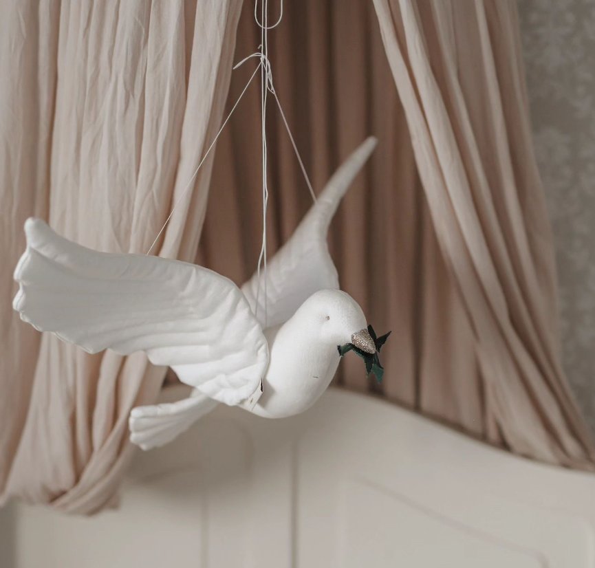 Závesné dekorácie /  Závesná dekorácia holub - krémový 