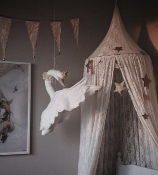 Závesné dekorácie /  Dekorácia do detskej izby labuť - krémová 
