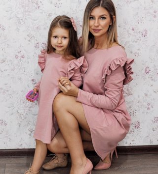 Dámske šaty, sukne /  Dámske šaty s dlhým rukávom Chloe - púdrovo ružové 