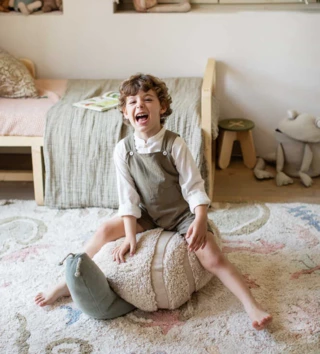 Sedacie vaky a pufy /  Dizajnový detský puf - Slimák 