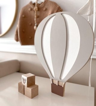Lampy, osvetlenie /  Drevená lampa lietajúci balón - béžový 