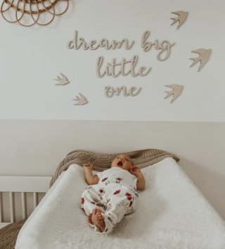 Doplnky /  Drevený nápis na stenu - Dream big little one 