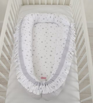 Oválne hniezda pre bábätko /  Hniezdo pre bábätko s volánikmi - Star bielo šedé 