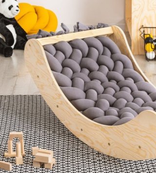 Hojdačky /  Hojdacie kreslo s dreveným rámom a pleteným sedákom Tmavo šedá 