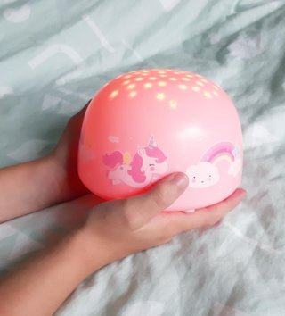Lampy, osvetlenie /  Lampička s projektorom nočnej oblohy Unicorn 