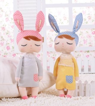 Plyšové hračky /  Metoo bábika Angela 42cm v žltých šatách 