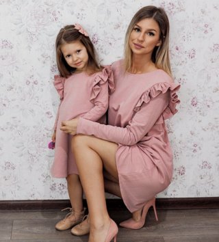 Dámske šaty, sukne /  Dámske šaty s dlhým rukávom Chloe - púdrovo ružové 