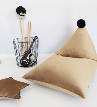 Sedacie vaky a pufy /  Sedací vak Pom Pom Camel 